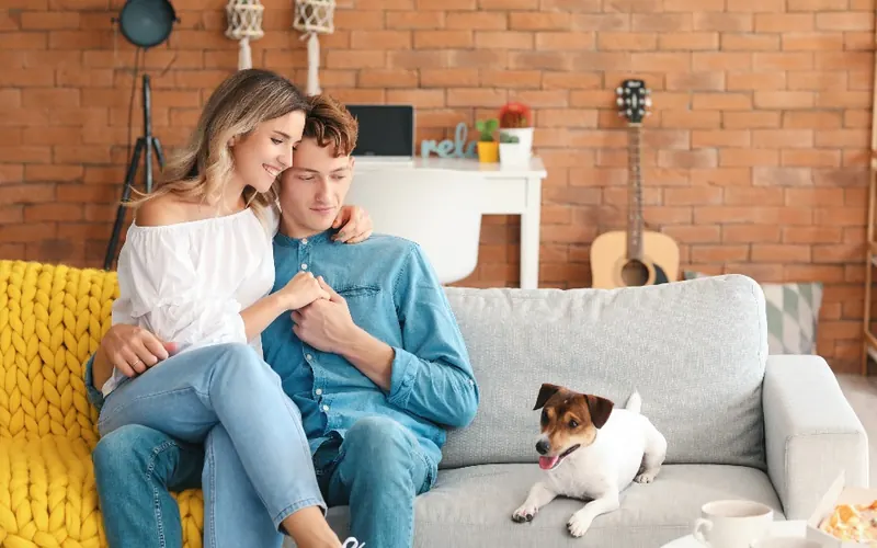 Casal na sala