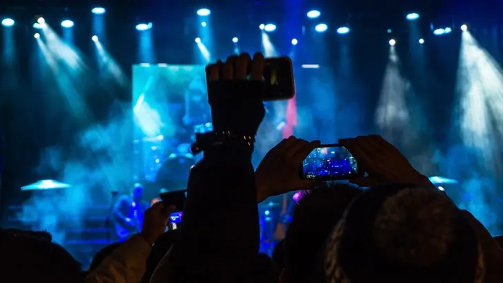 Show com luzes no palco